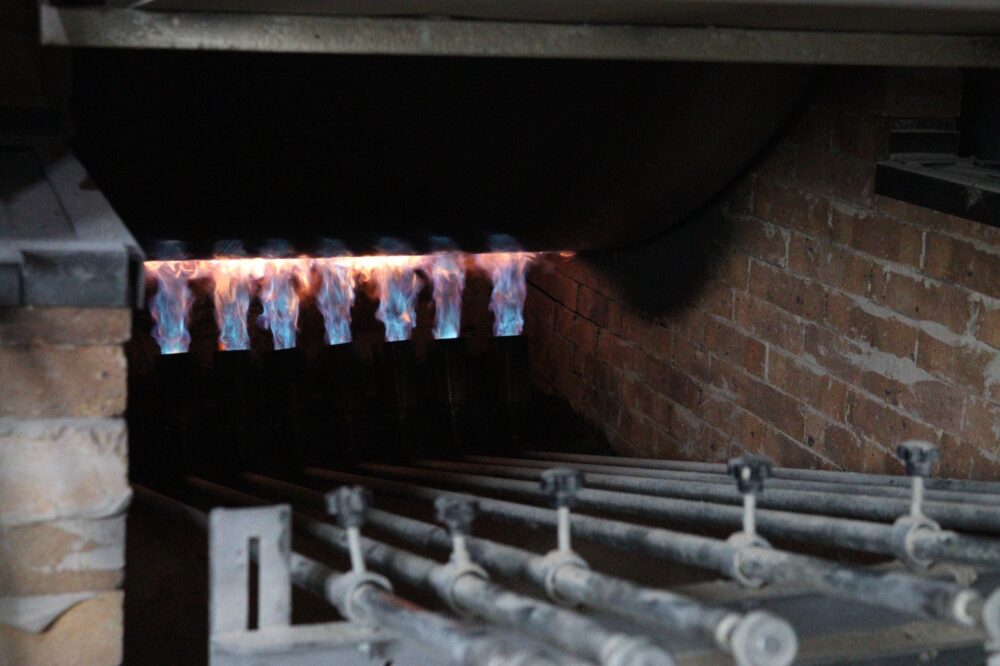 فرن دوار لخبز التنور